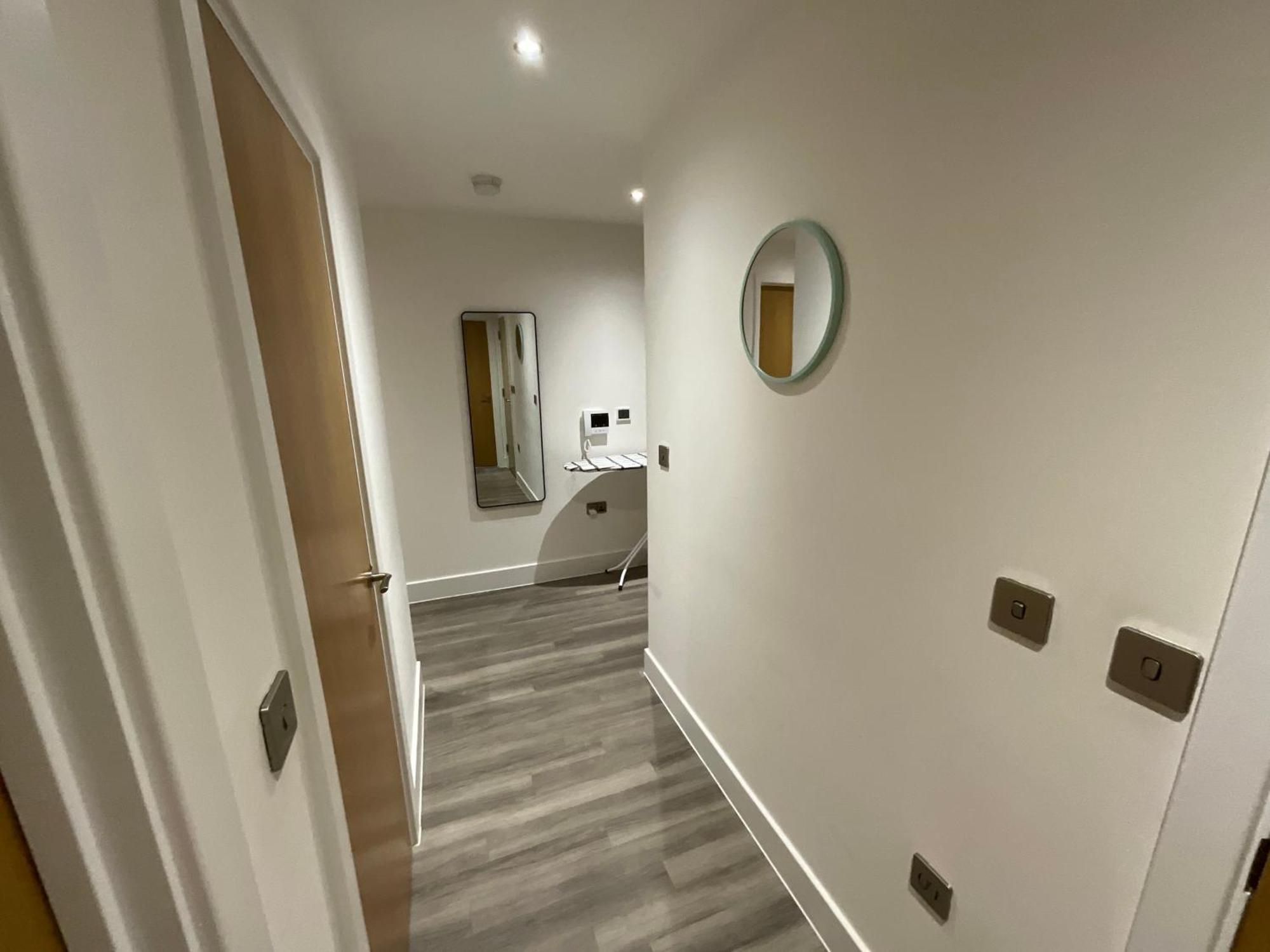 Deluxe Double Bed In Shared Apt Near Canary Wharf, City Airport & O2 Arena With Thames View Londra Esterno foto