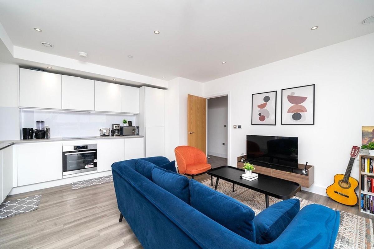 Deluxe Double Bed In Shared Apt Near Canary Wharf, City Airport & O2 Arena With Thames View Londra Esterno foto